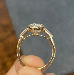 *Size to 5.5 *Certified 3.08 CT Oval Yellow Engagement Ring
