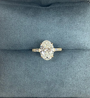 *Size to 5.5 *Certified 3.08 CT Oval Yellow Engagement Ring