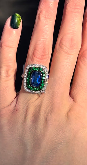 18k Natural 2.10 CT white gold a cushion kynite surrounded by tsavorites and diamonds