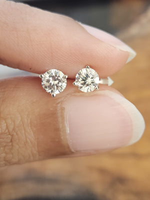 IGI CERTIFIED 0.65 CTTW 3 PRONGS MARTINI PUSH BACK STUDS