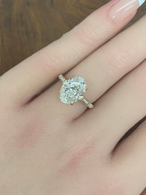 *Size to 5.5 *Certified 3.08 CT Oval Yellow Engagement Ring