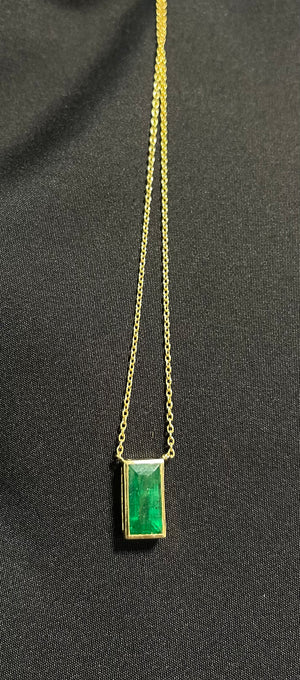 18k Yellow Gold Emerald Necklace