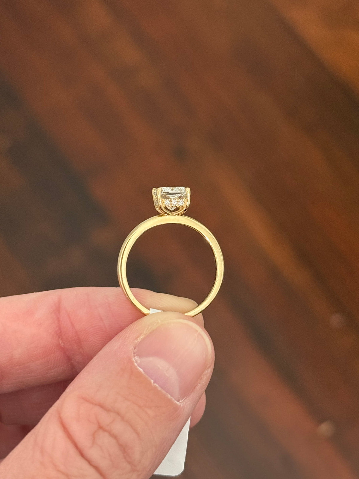 IGI certified cushion cut lab diamond ring. Center stone is 1.4cts