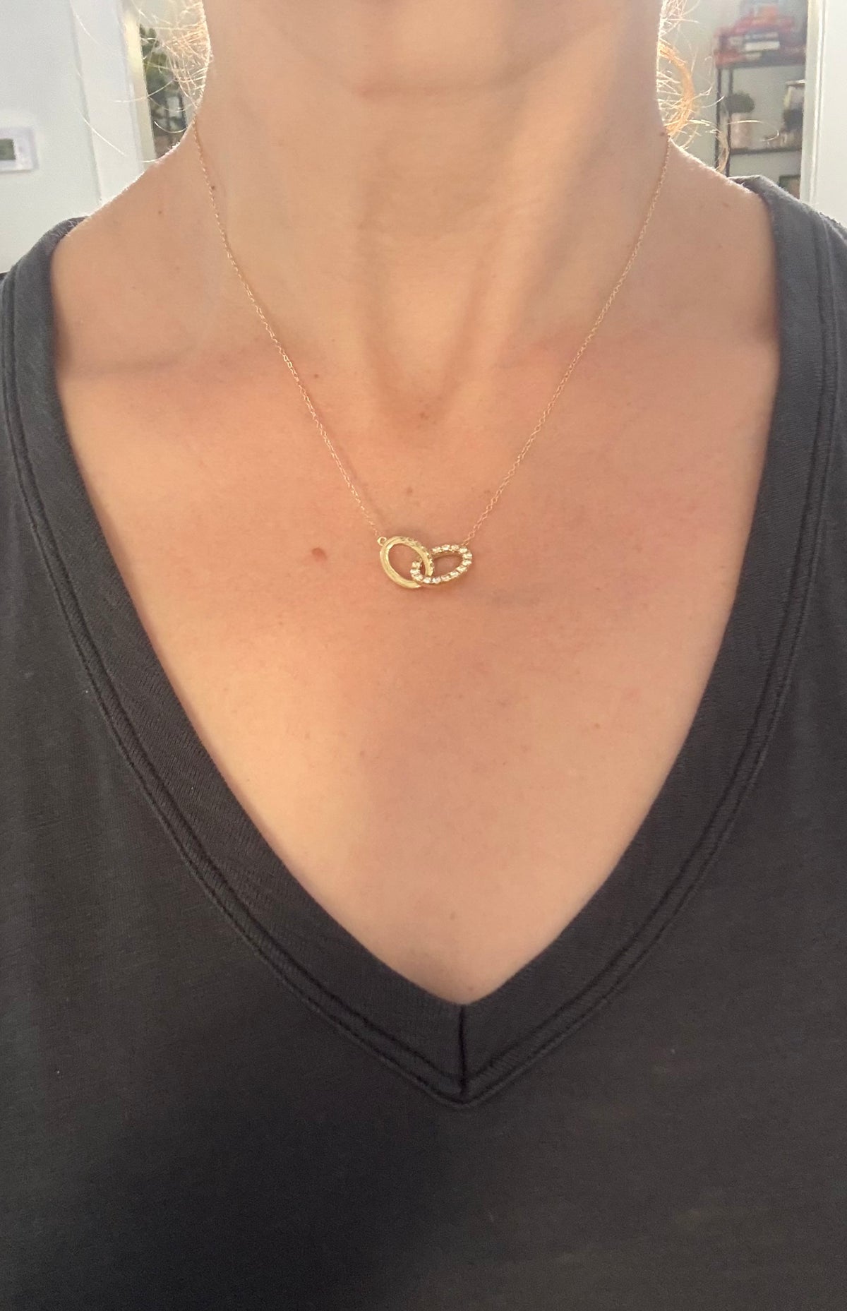 Natural diamond necklaces available in white and yellow gold