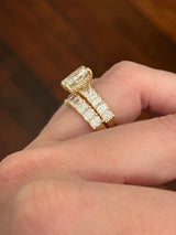 Yellow gold 2.5ct radiant lab diamond band