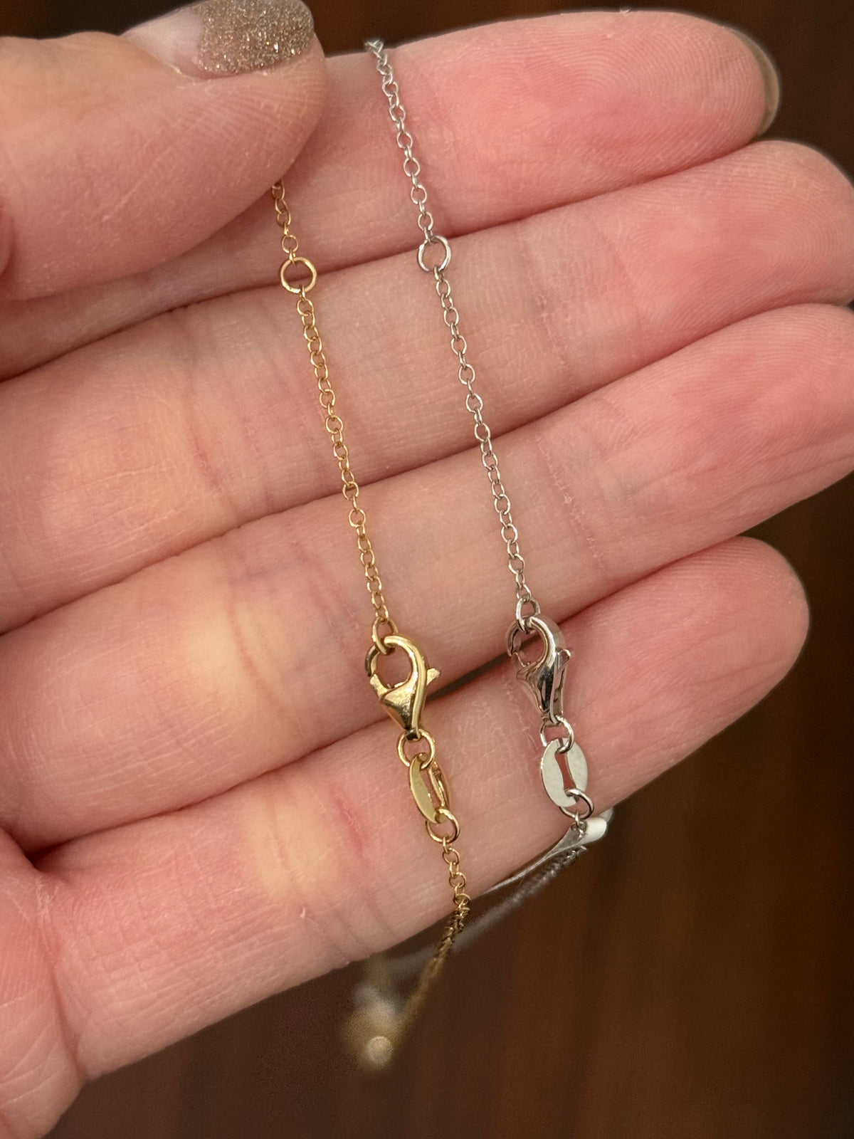Natural diamond necklaces available in white and yellow gold