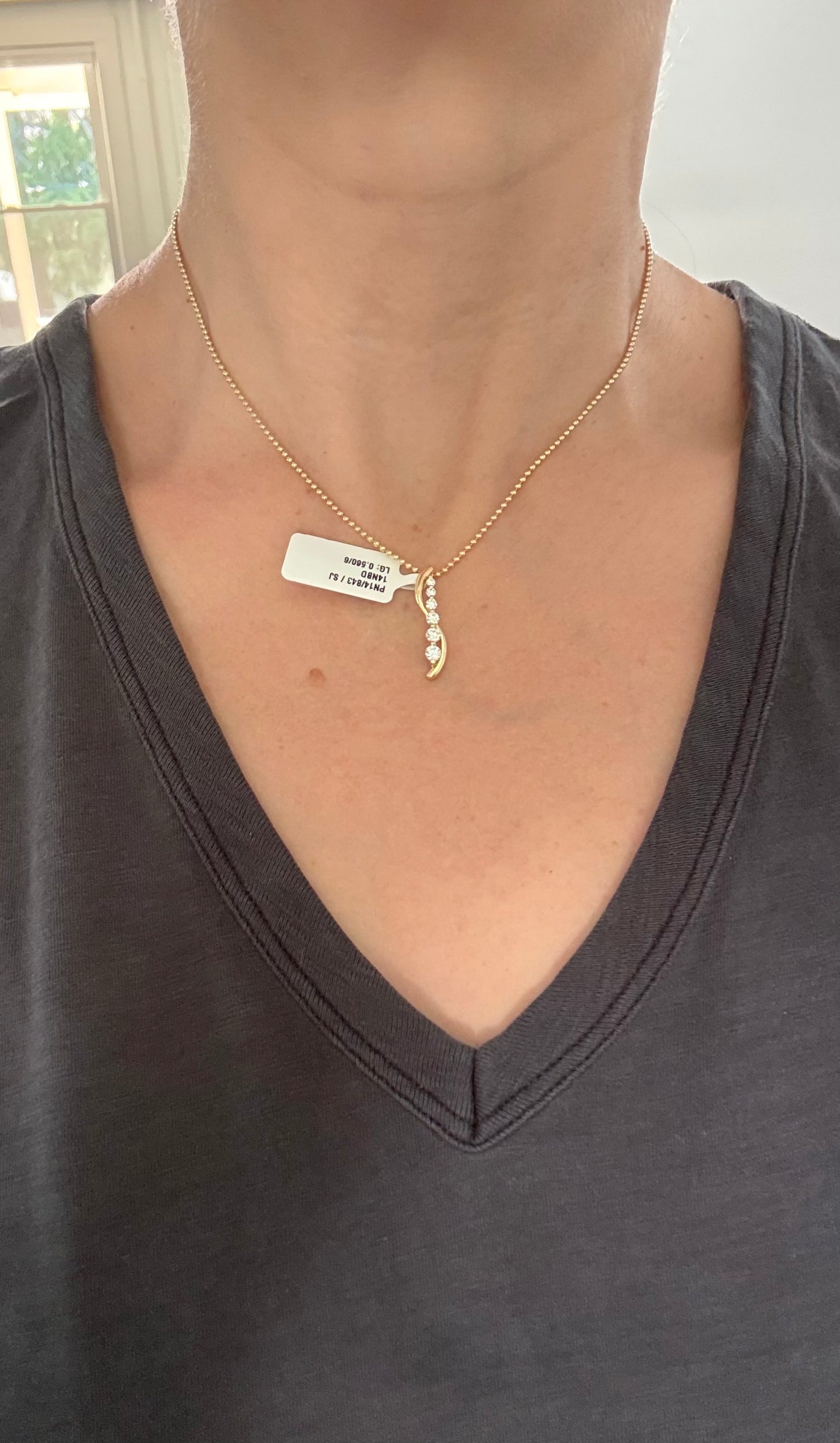 Yellow gold lab diamond pendant. Includes IDT Certificate
