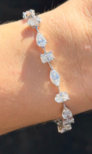 11.76 ct White gold mixed shape bracelet