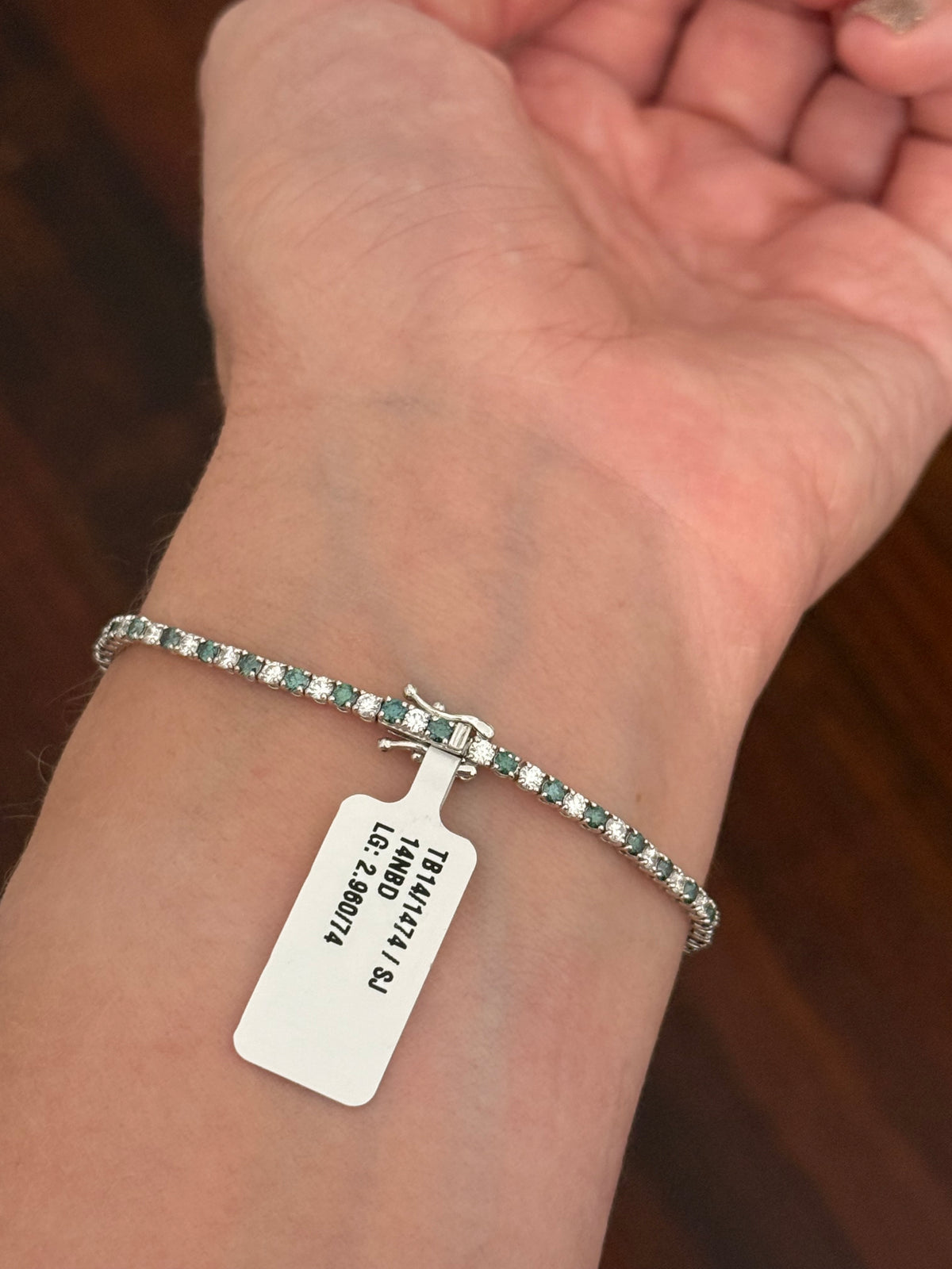 4 prong white gold 2.96ct green and white lab diamond bracelet