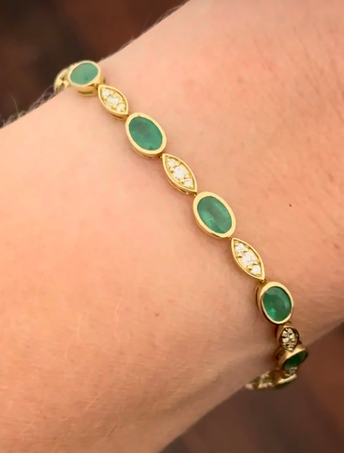 Yellow gold natural emerald and diamond bracelet