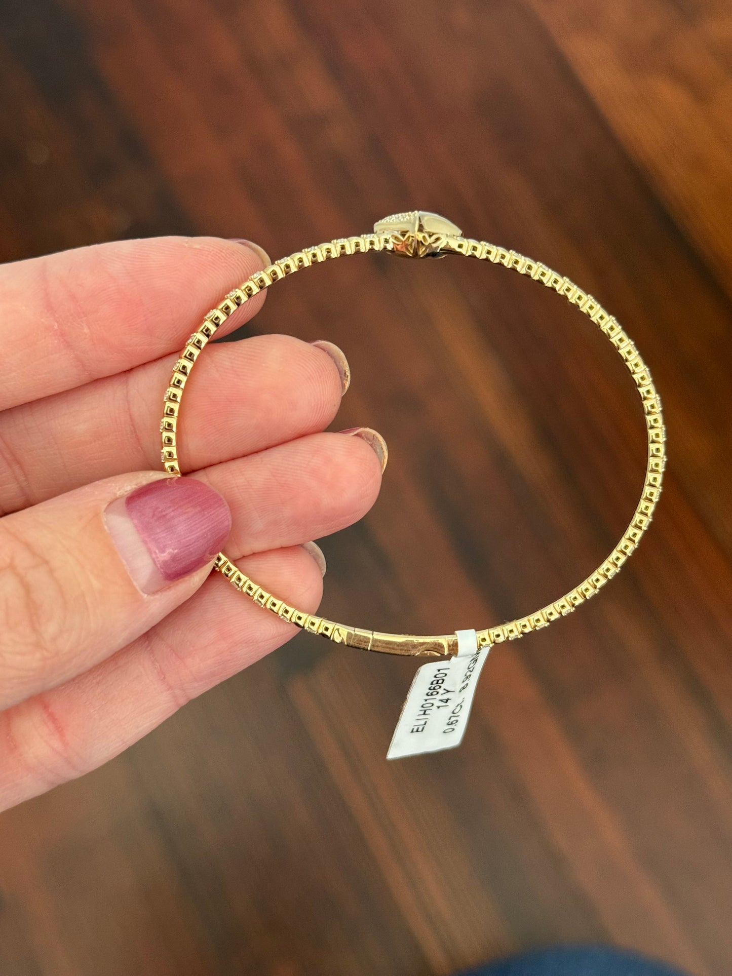 0.67ct natural diamond heart flex bracelets available in white and yellow gold