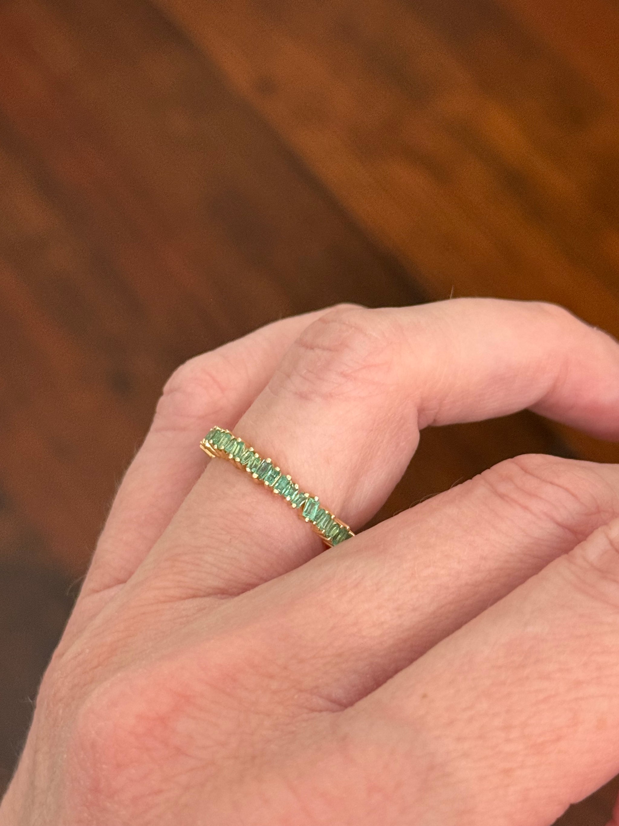 Size 7 yellow gold 1.22ct baguette emerald eternity band
