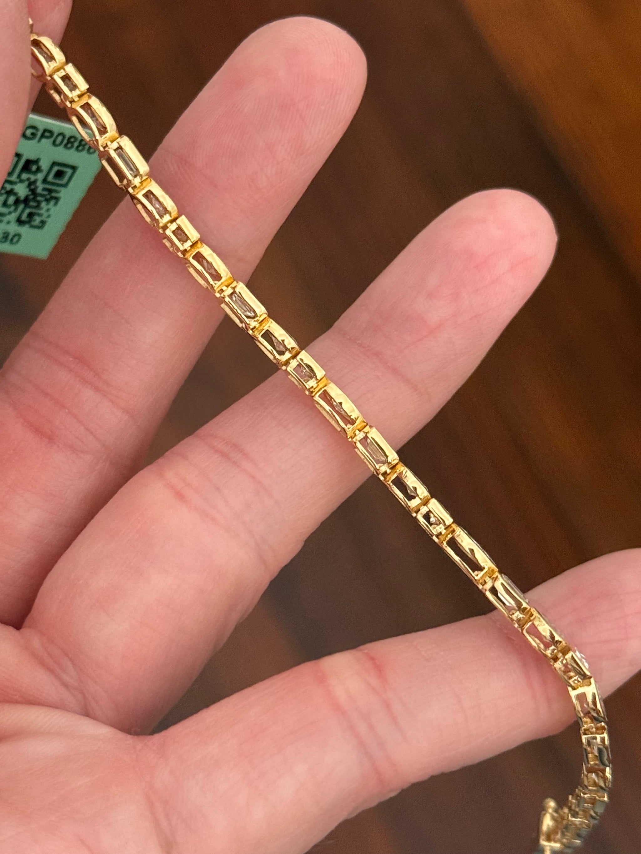 Yellow gold bezel set 5.3ct pear shape, marquise, princess and emerald cut natural diamond bracelet