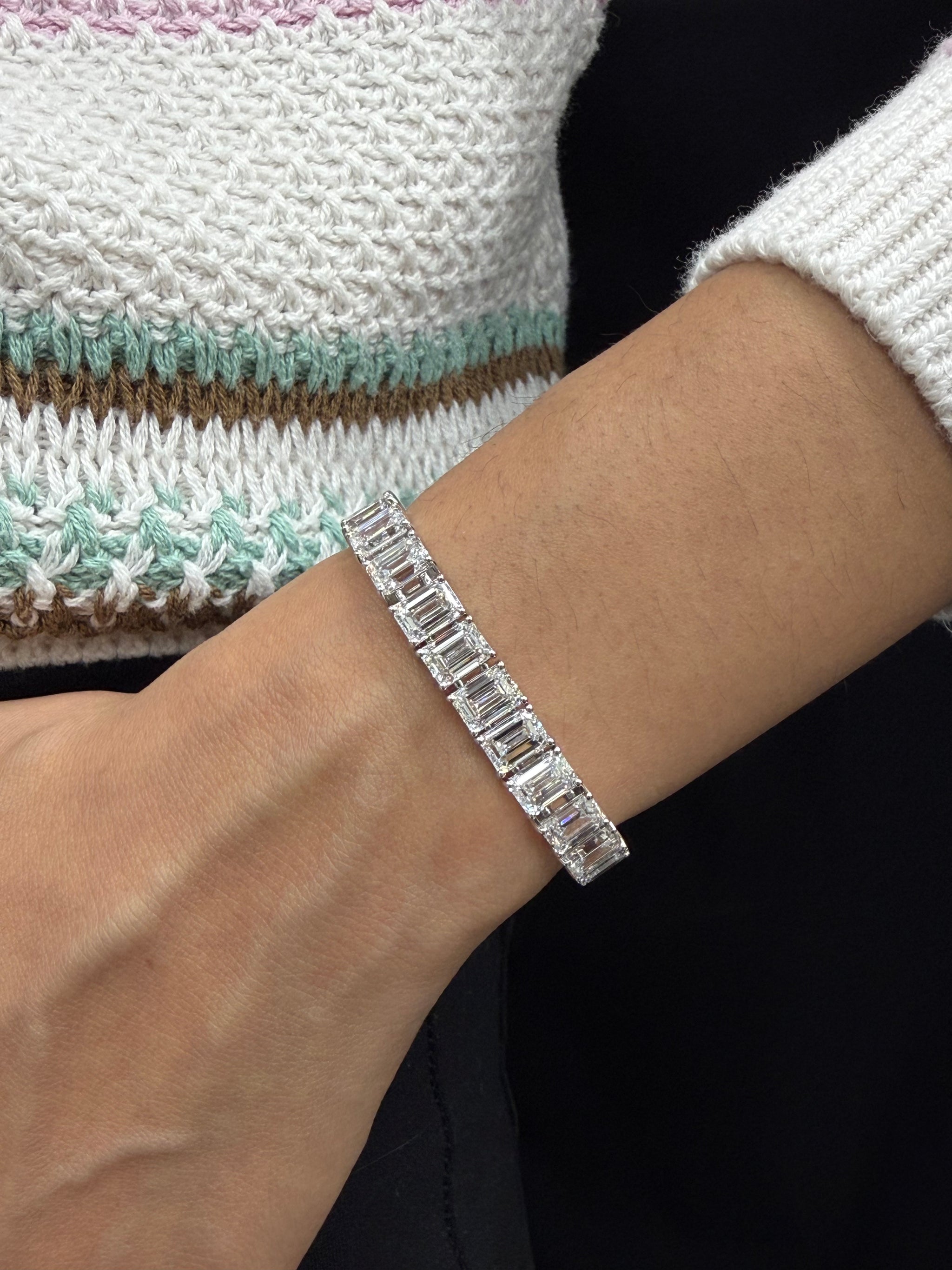 36.14 CT Emerald Lab Diamonds Tennis Bracelet