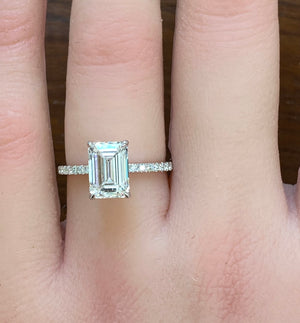 IGI 2.09 CT F VVS2 EMERALD CUT ENGAGEMENT RING