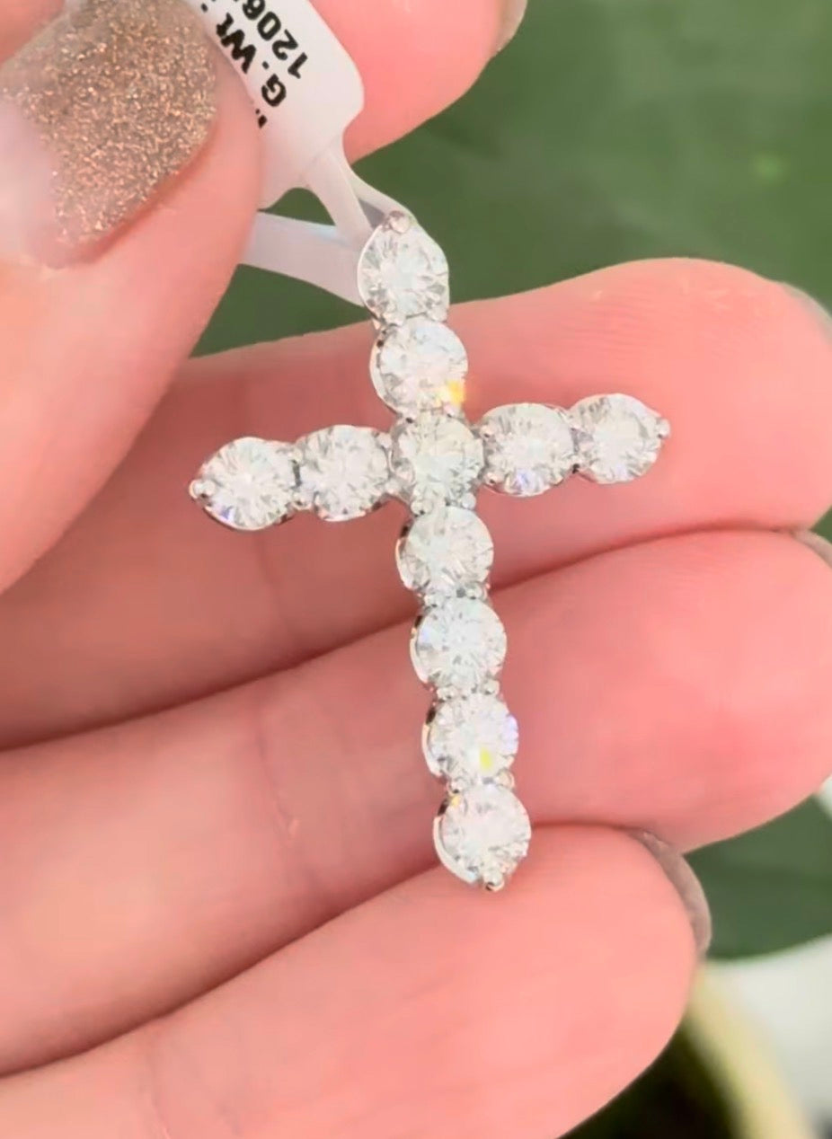 IGI certified white gold 2.58ct lab diamond cross pendant