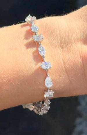 11.76 ct White gold mixed shape bracelet