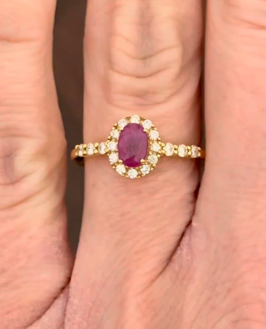 Yellow gold natural ruby and diamond ring
