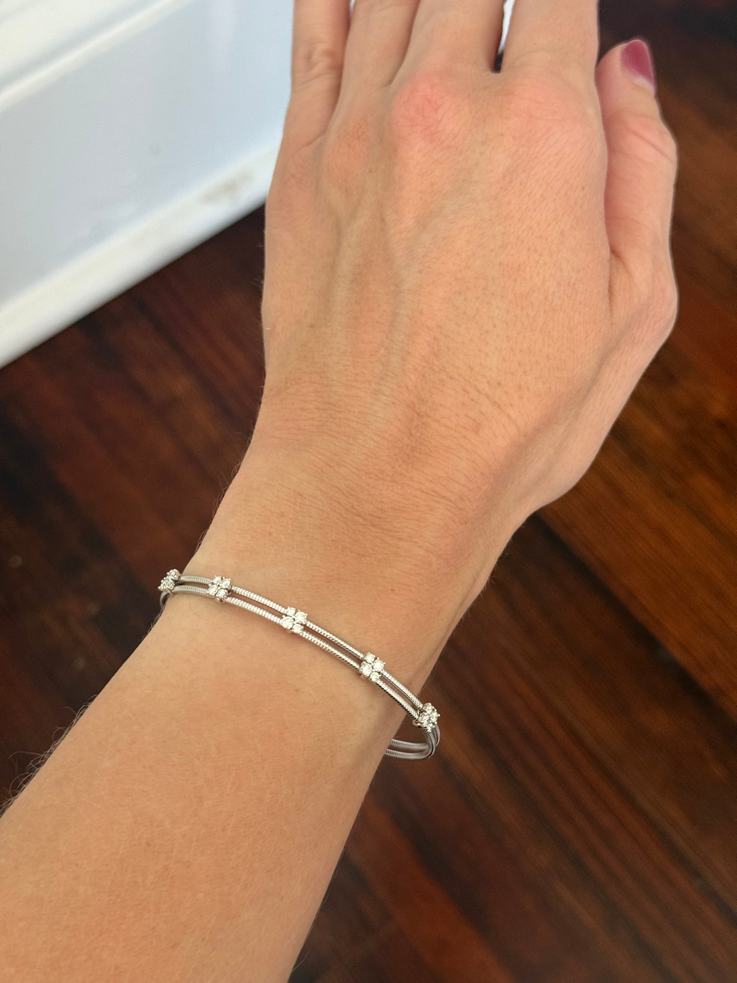 White gold 0.685ct natural diamond flex cuff