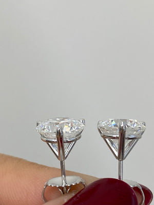 4.07 cttw LAB 3 PRONGS MARTINI STUDS