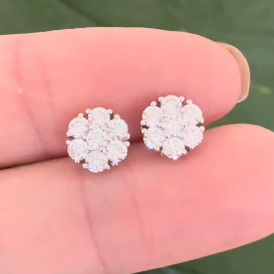 White gold .99ct lab diamond flower studs with screw backs. Includes IDT Certificate.
