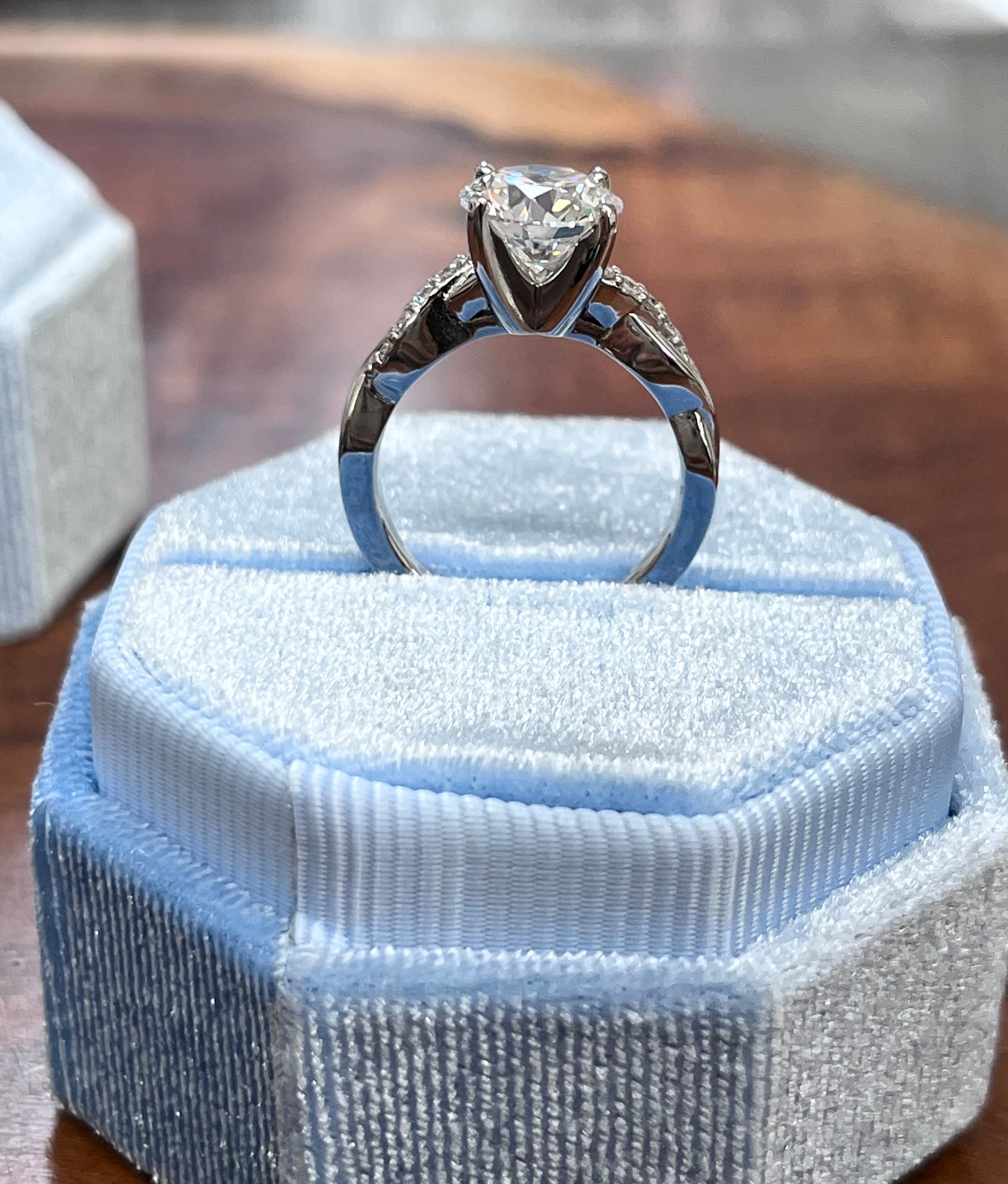 IGI certified 2.28 ct E VS1 Lab Twisted Platinum Engagement Ring