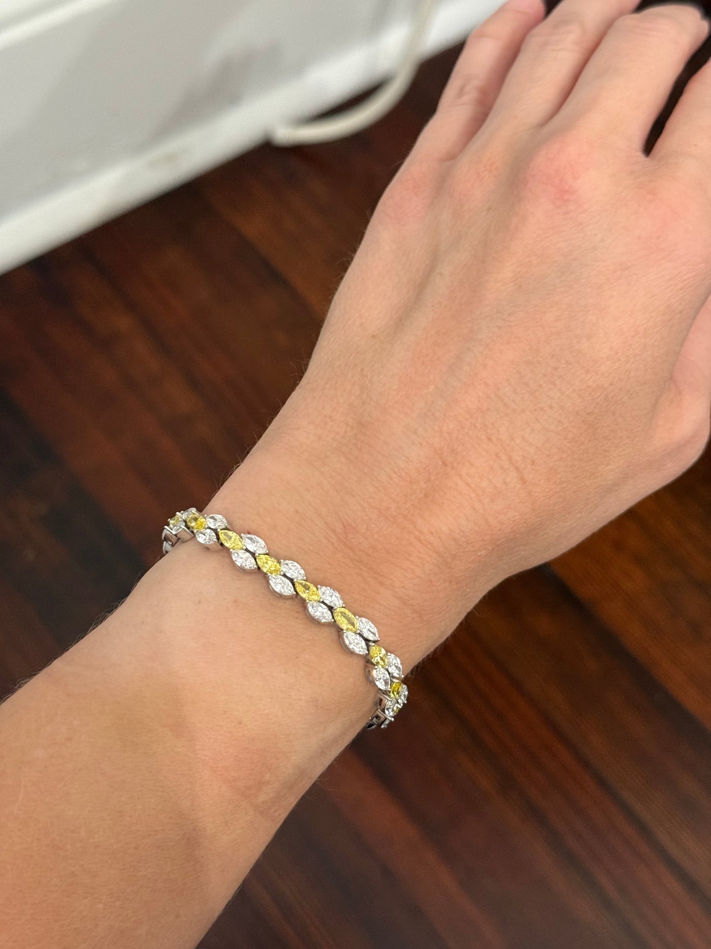 White gold 12.11ct marquise yellow and white lab diamond bracelet