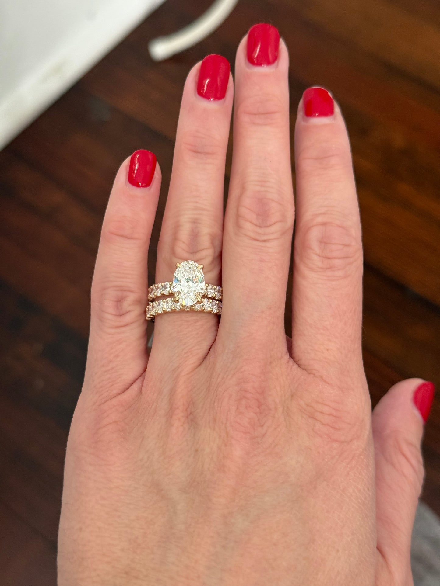 Yellow gold 1.16ct oval lab diamond band
