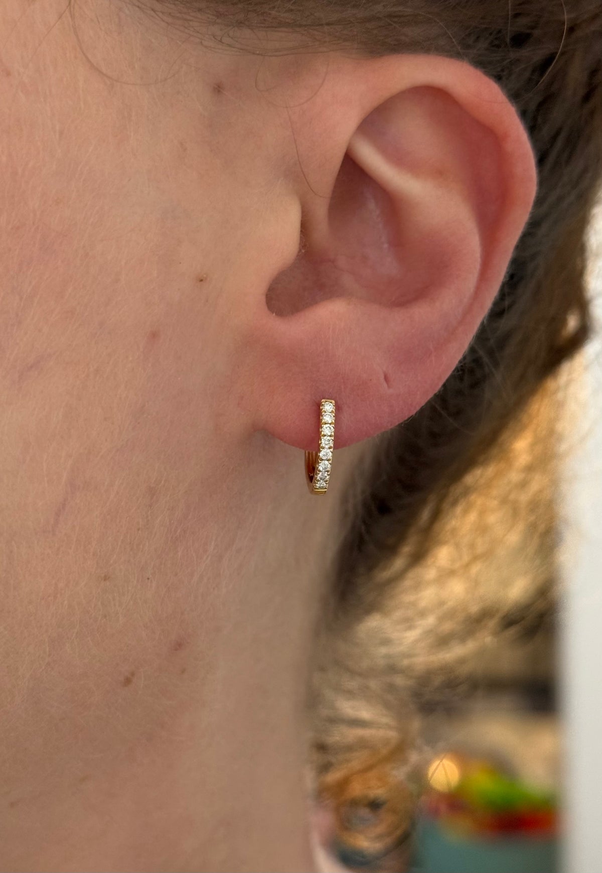 Yellow gold 0.19ct lab diamond oval hoop earrings
