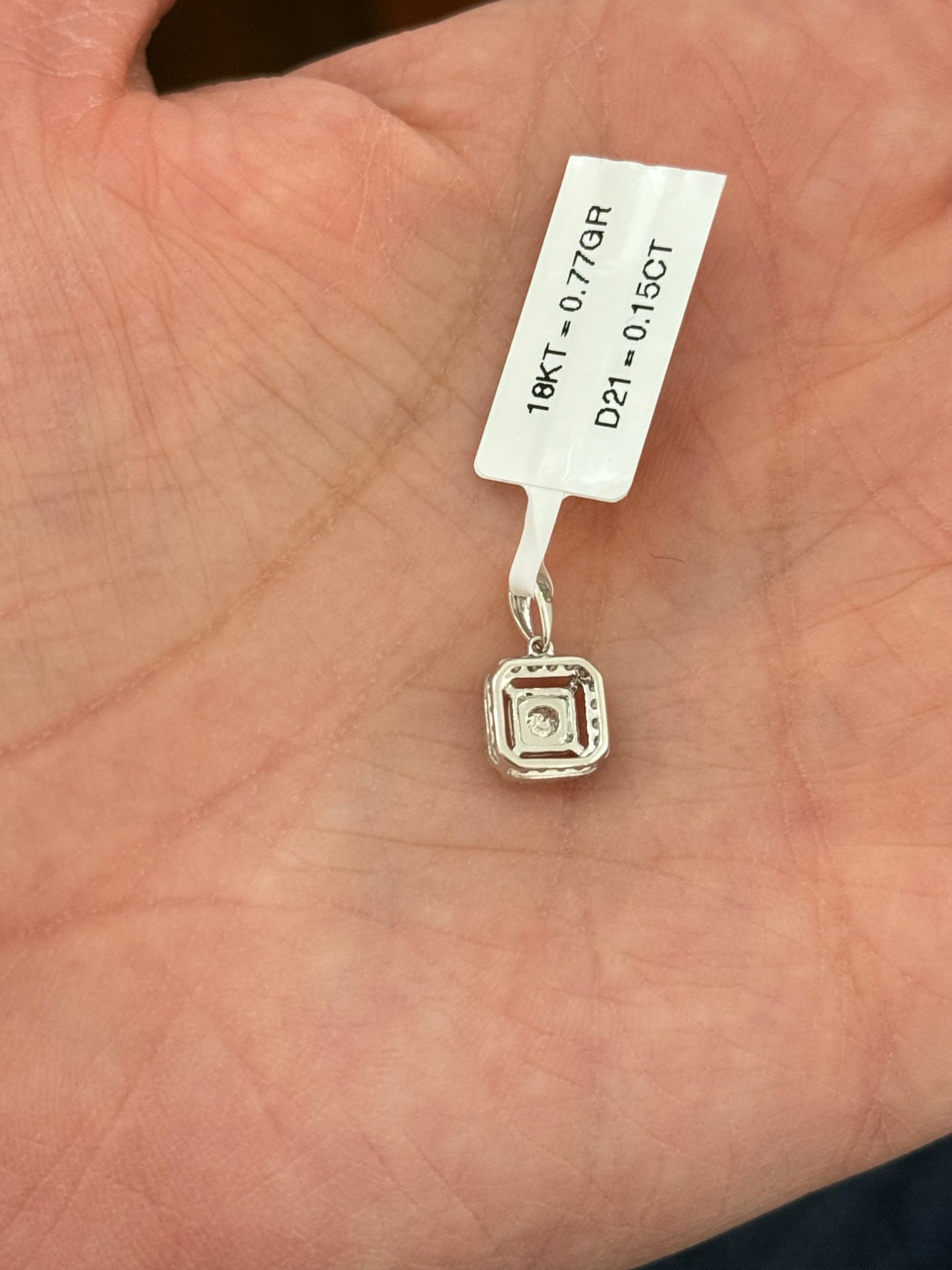 White gold diamond pendant