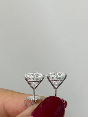 4.07 cttw LAB 3 PRONGS MARTINI STUDS