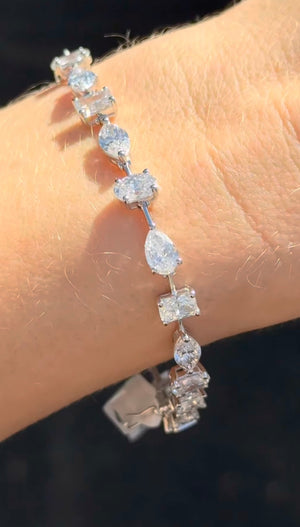 11.76 ct White gold mixed shape bracelet