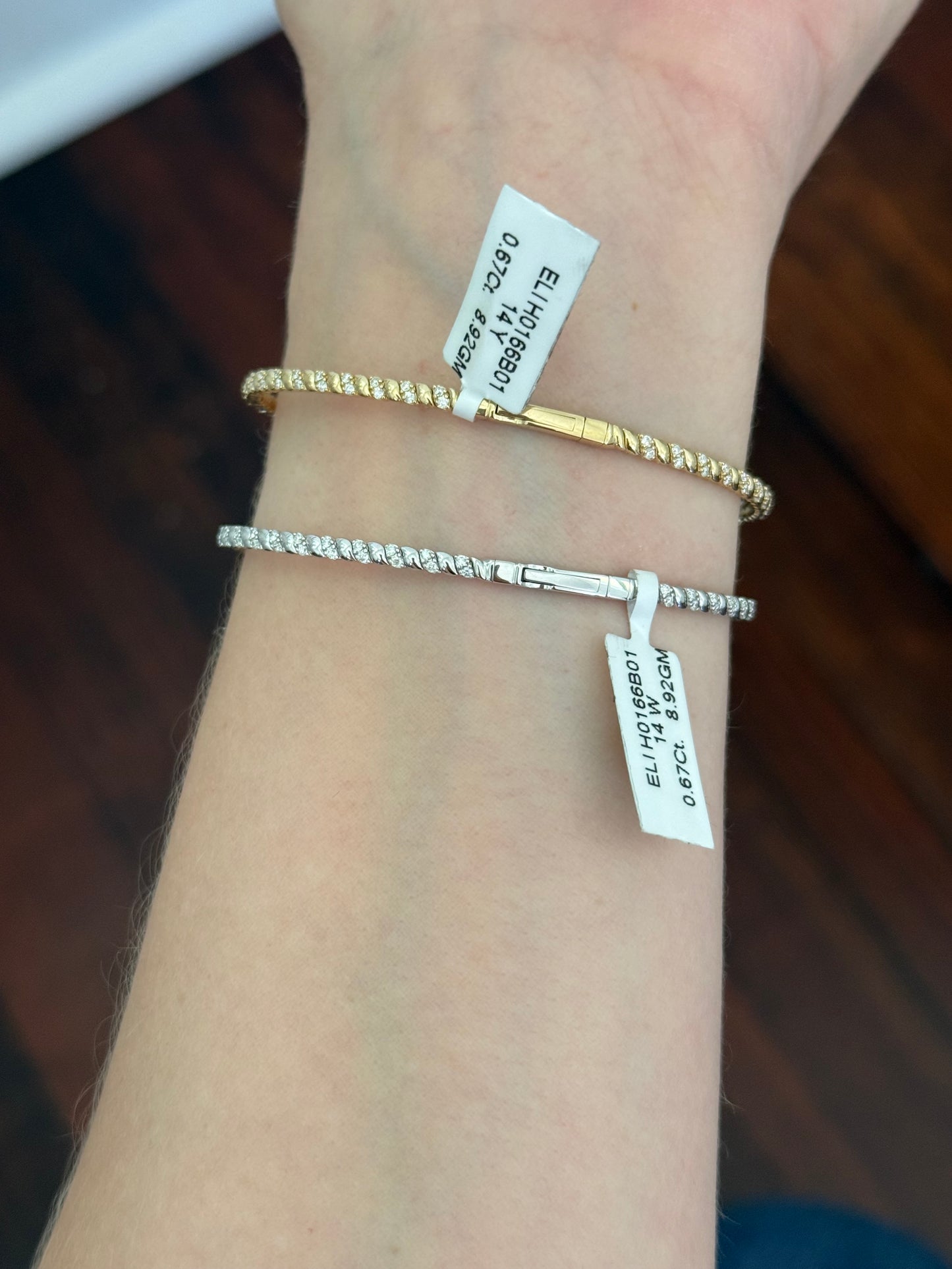 0.67ct natural diamond heart flex bracelets available in white and yellow gold