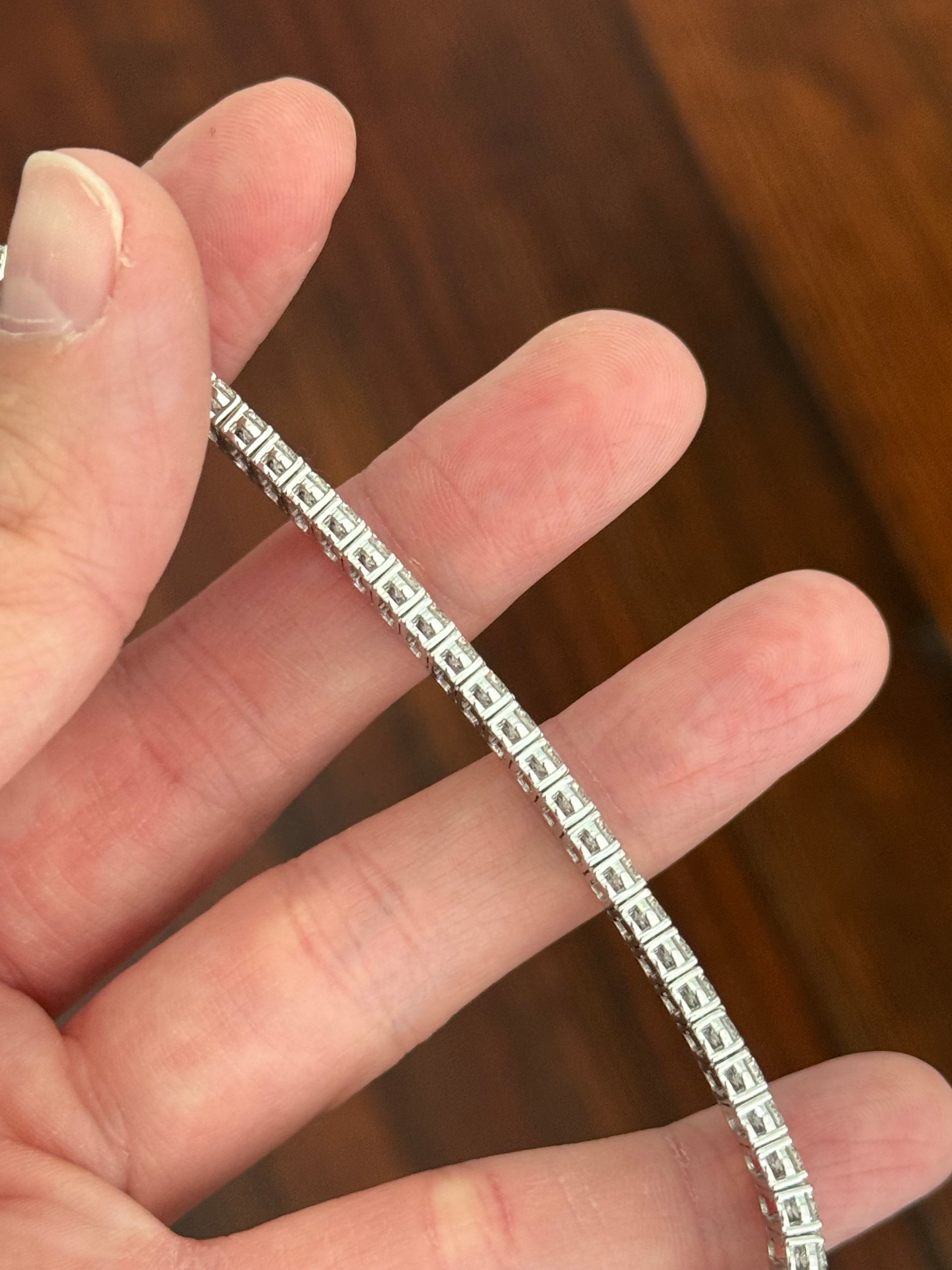 White gold 27.72ct radiant and round lab diamond bracelet