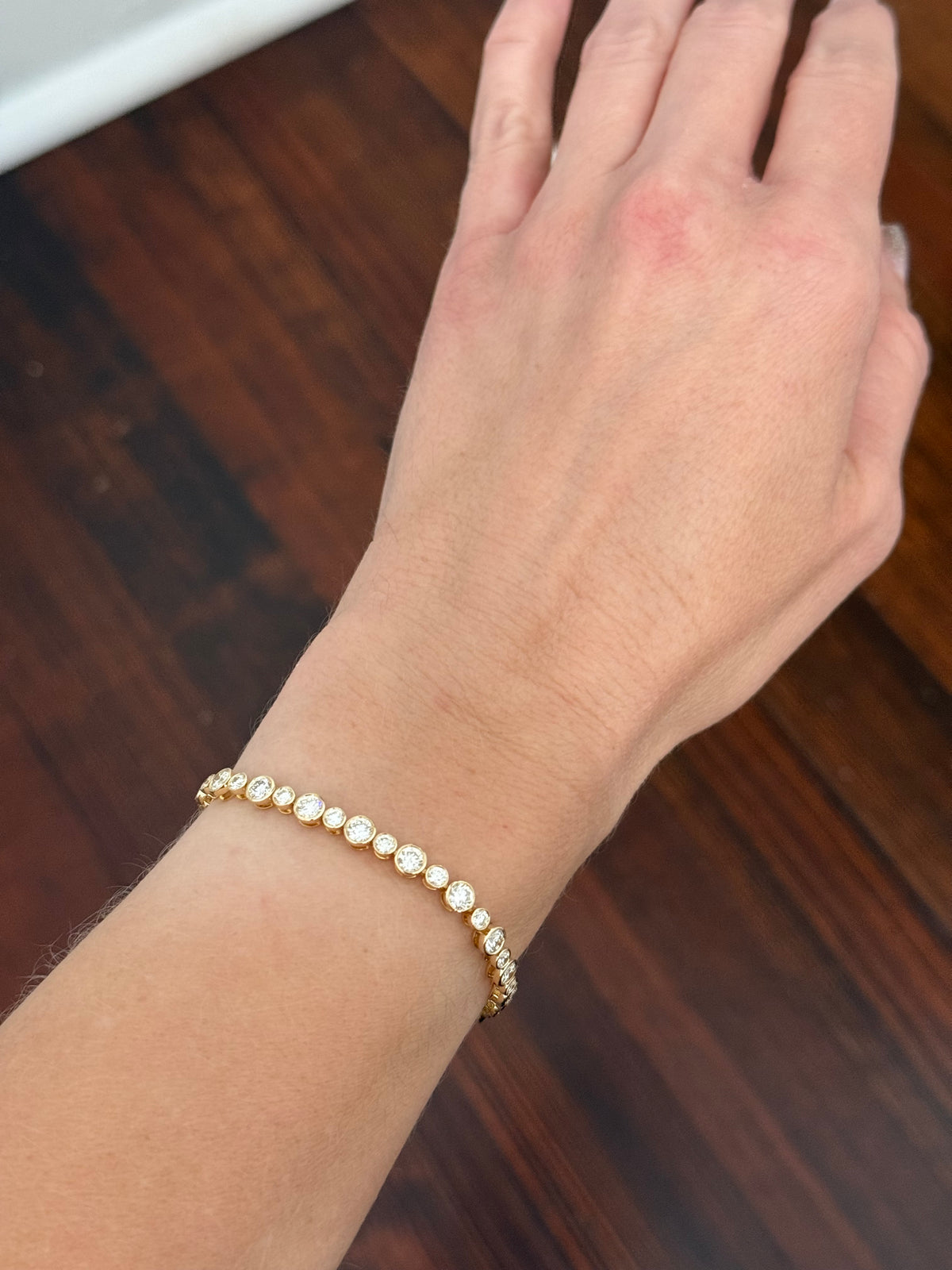 Yellow gold bezel set 5.95ct round natural diamond bracelet