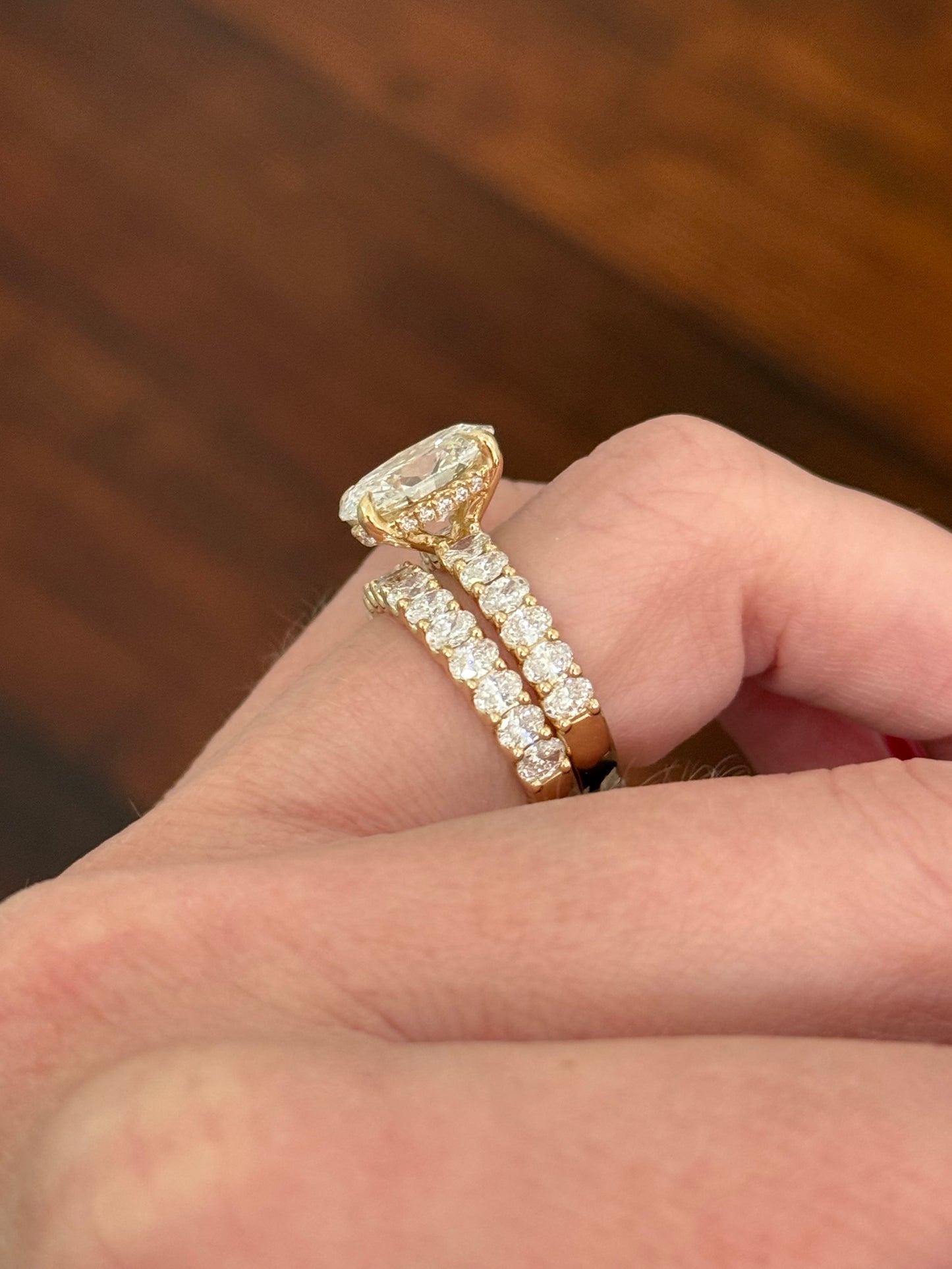 Yellow gold 1.16ct oval lab diamond band