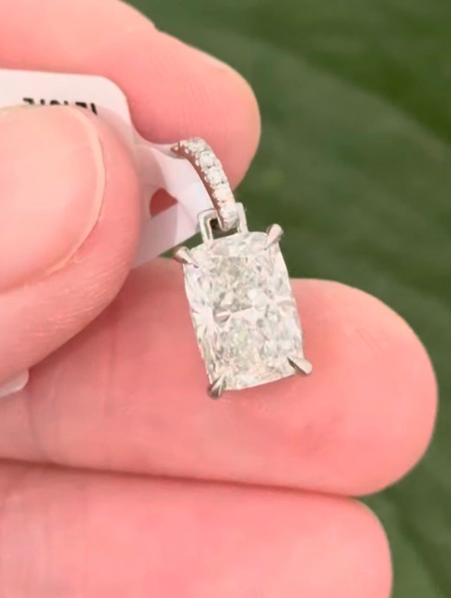 IGI certified cushion and round lab diamond pendant