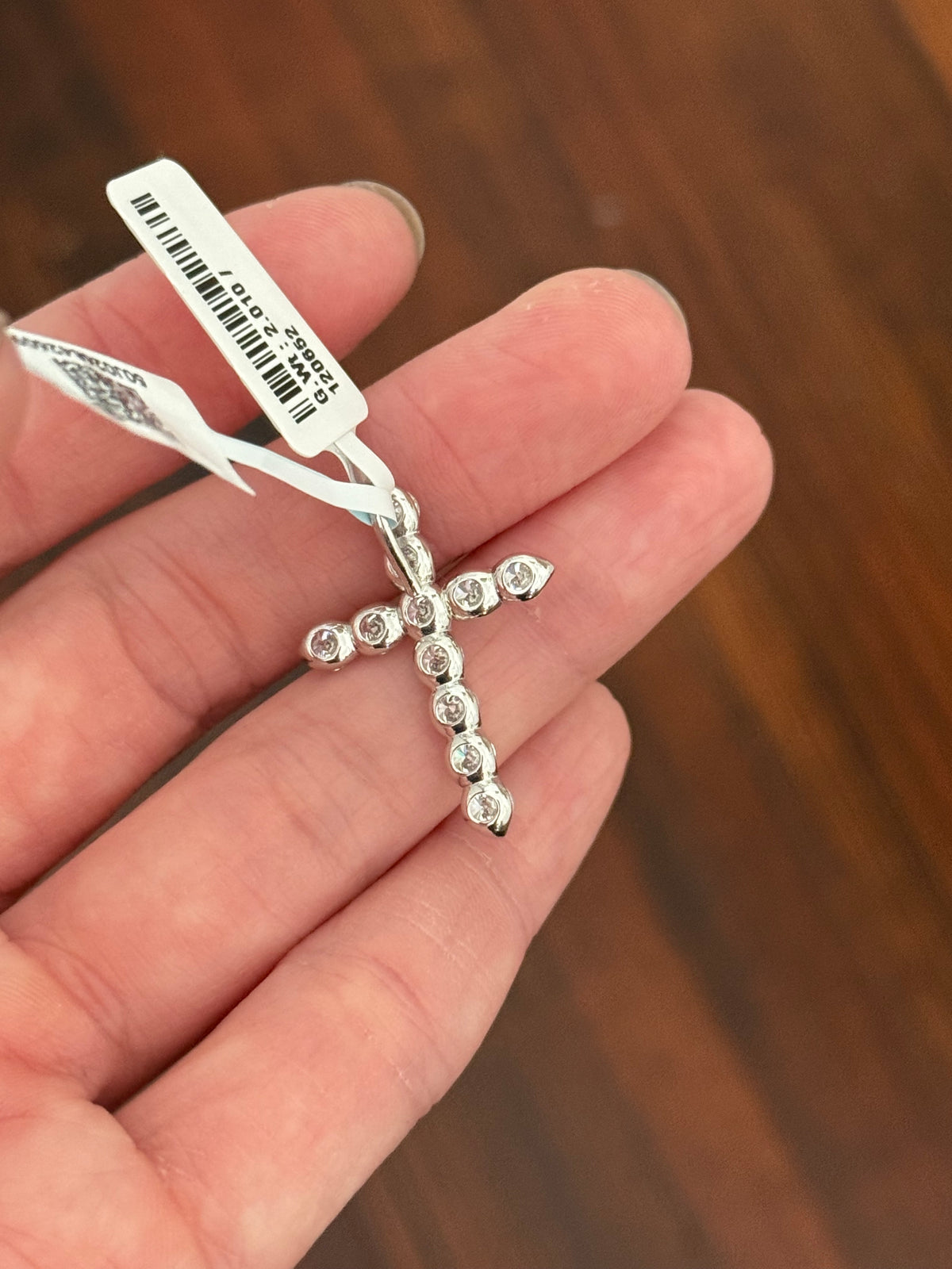 IGI certified white gold 2.58ct lab diamond cross pendant