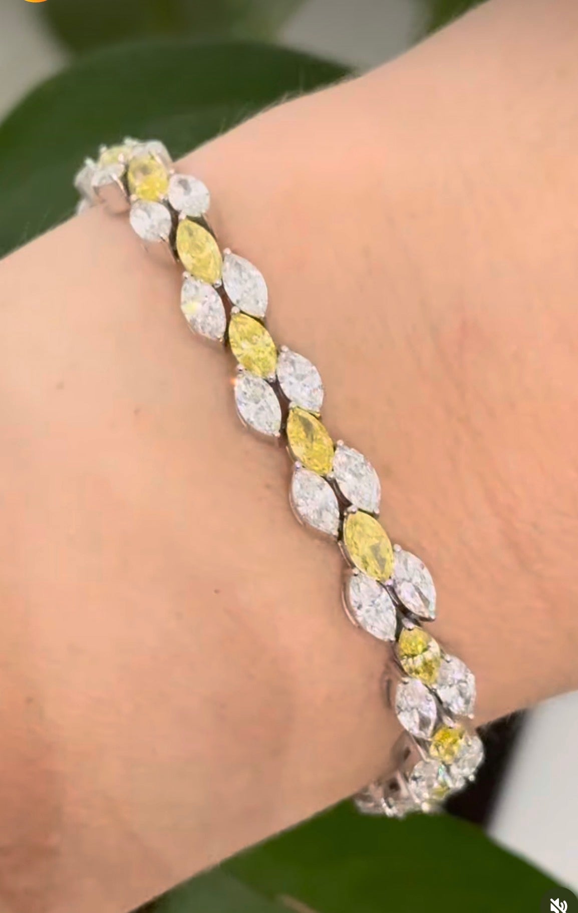 White gold 12.11ct marquise yellow and white lab diamond bracelet
