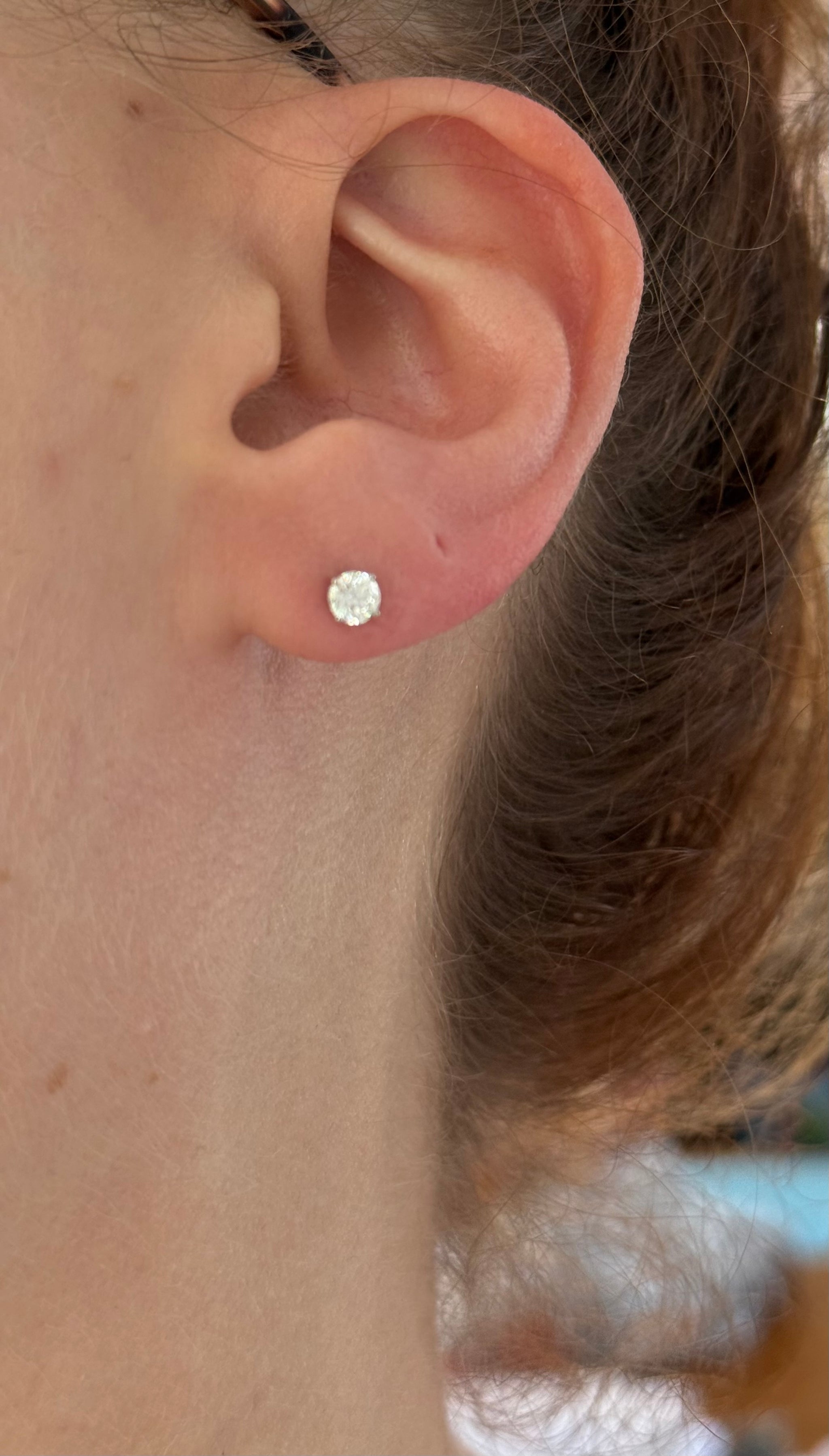 White gold 4 prong basket setting 0.55ct lab diamond stud earrings with screw backs