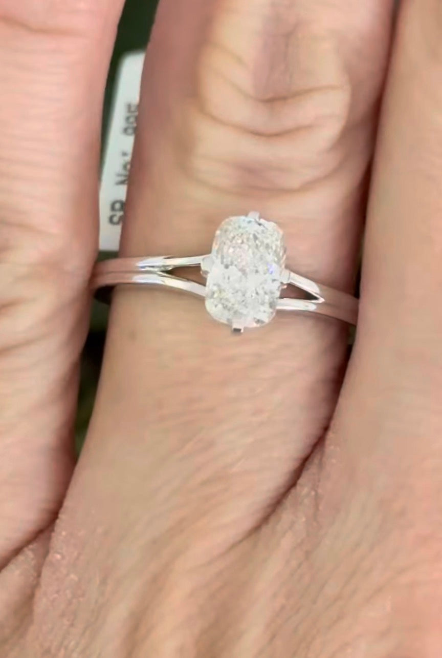 White gold 1ct cushion cut lab diamond ring