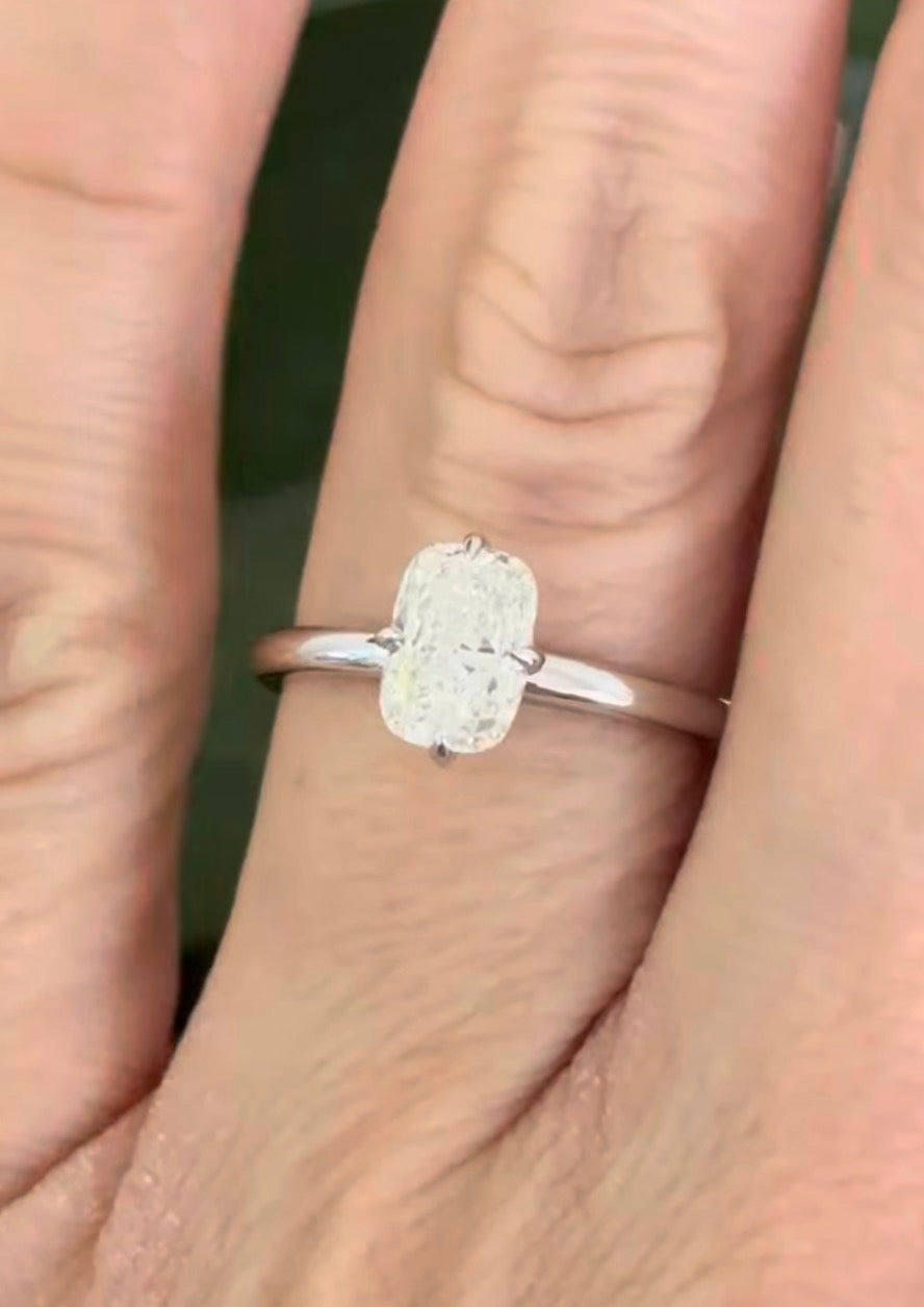 White gold 1.25ct cushion cut lab diamond ring
