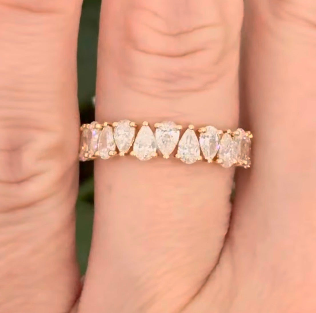 IGI certified 1.57ct pear shaped lab diamond band