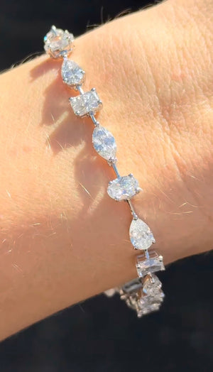 11.76 ct White gold mixed shape bracelet