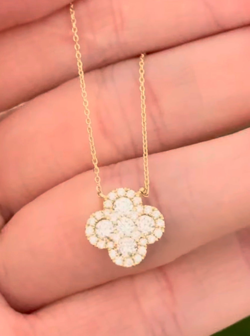 Yellow gold 0.75ct lab diamond clover necklace