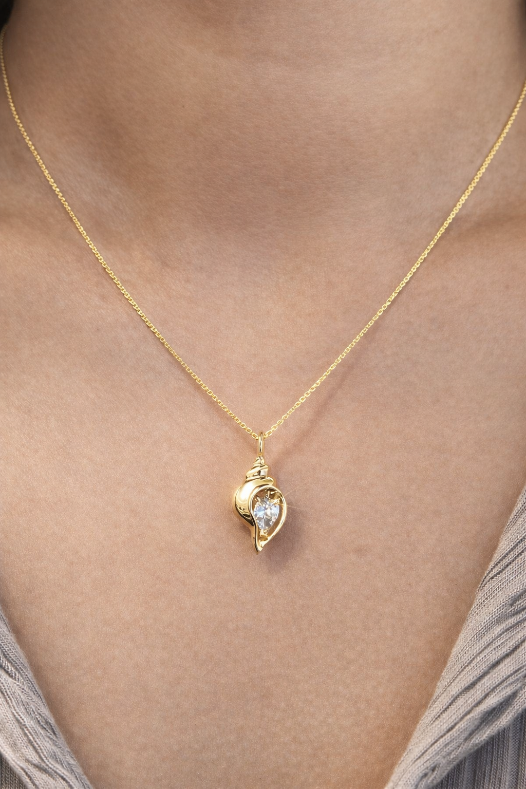 Sea Shell Pendant 14K Gold