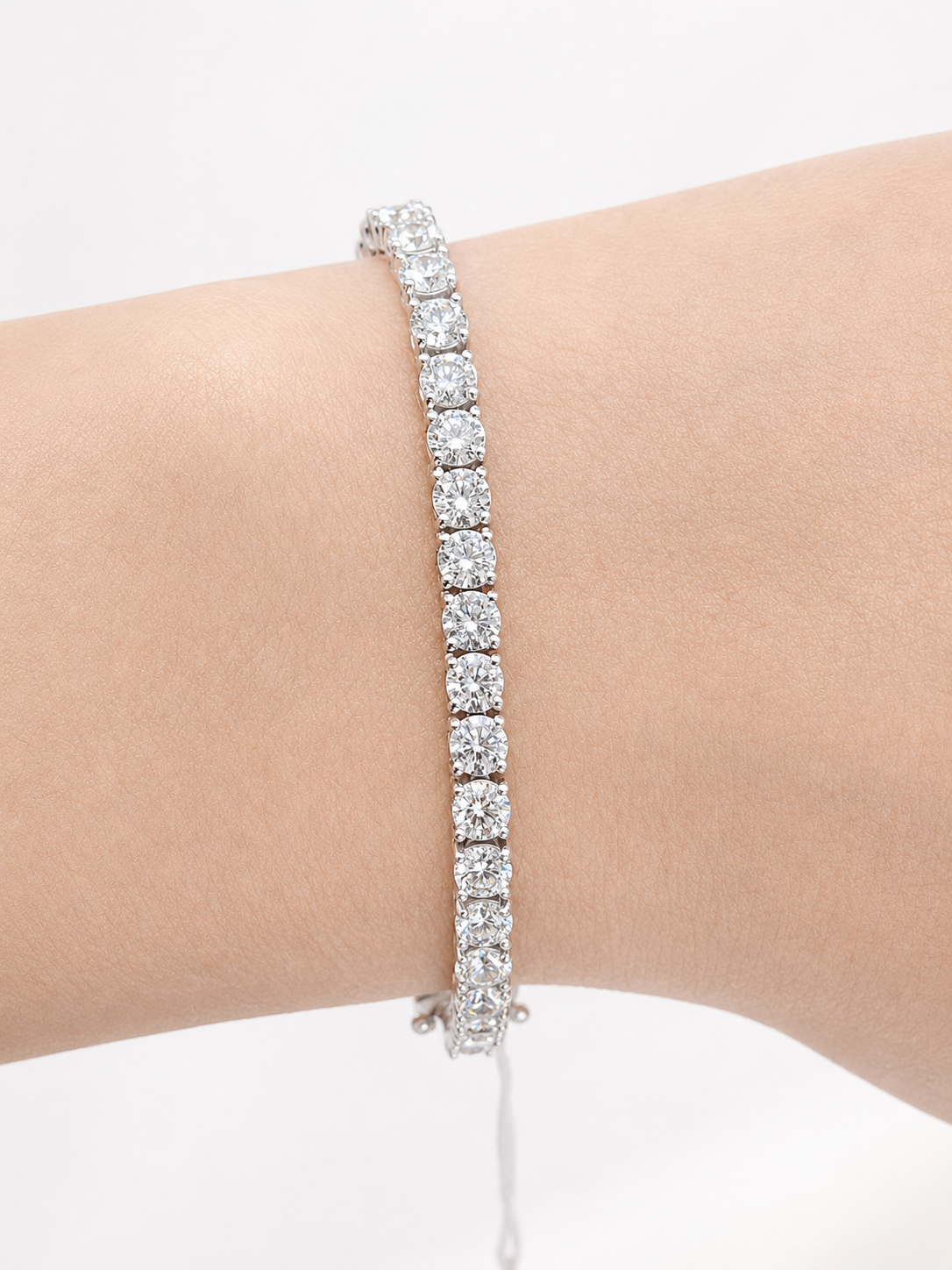IGI 7.12ct White Gold Lab Diamond 7" Bracelet