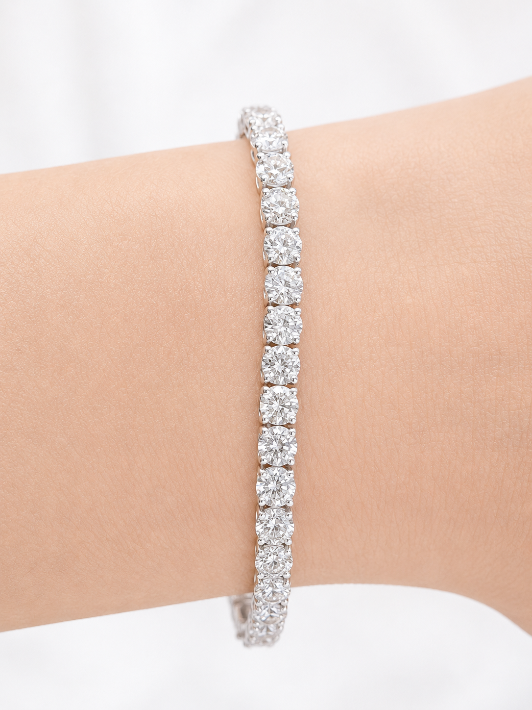 IGI 8.42ct White Gold Lab Diamond 7" Tennis Bracelet