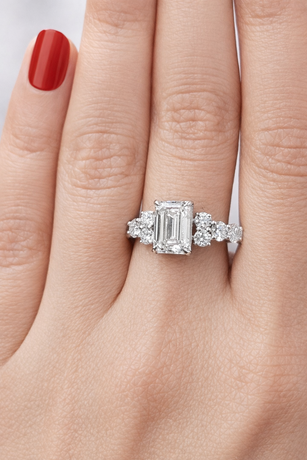 4.48CTTW EMERALD & ROUND LAB DIAMOND RING