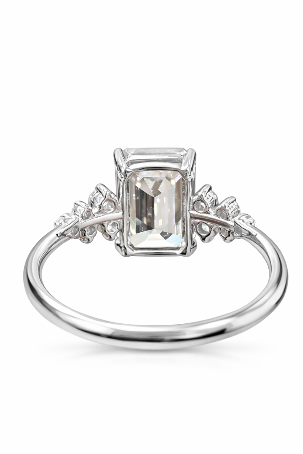 3.21CTTW EMERALD & ROUND LAB DIAMOND RING